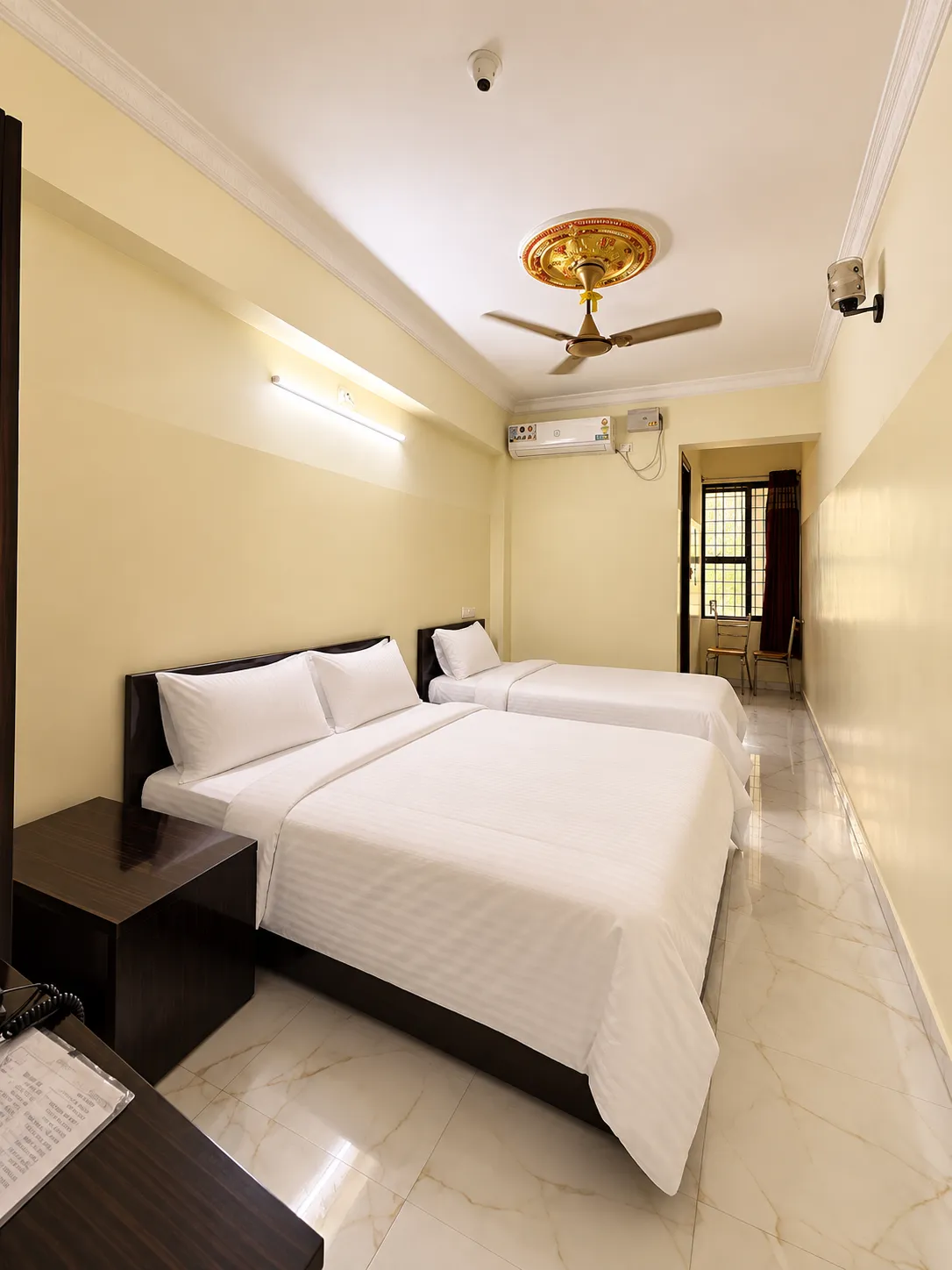 Modern Twin Bed Hotel Room